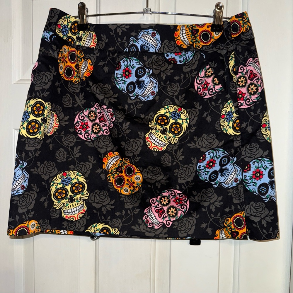 NWT Loudmouth Ladies Golf Skort Women's Size 4 or 8 available. Sugar Skulls. New